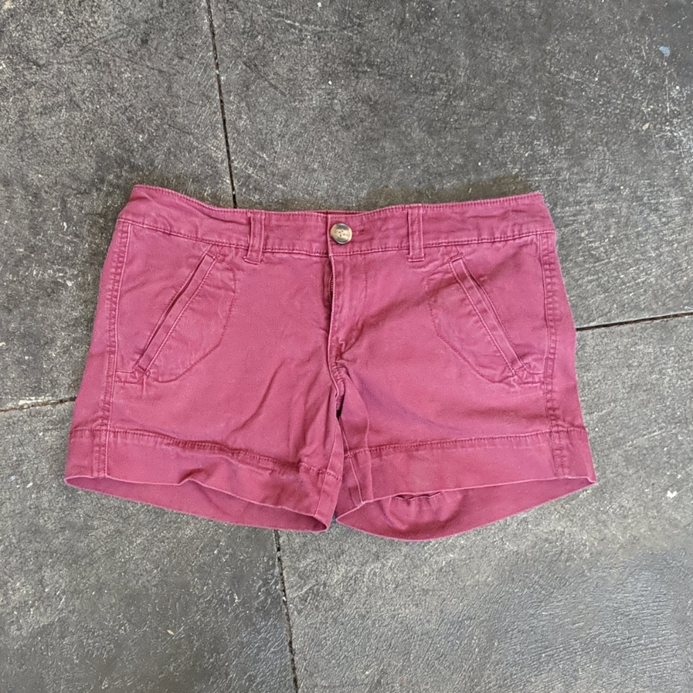 AMERICAN EAGLE midi shorts
